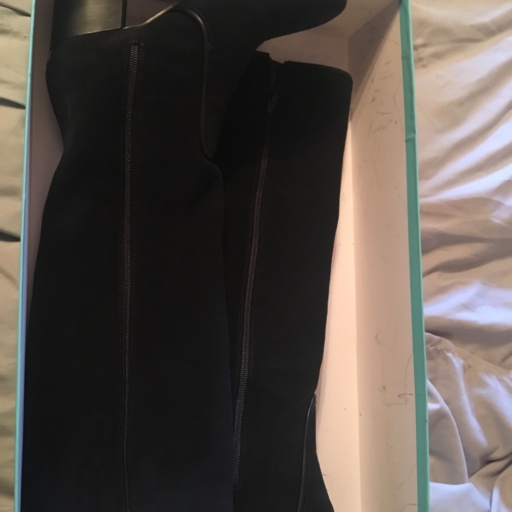 Beautiful Kate spade cow suedeBoots.